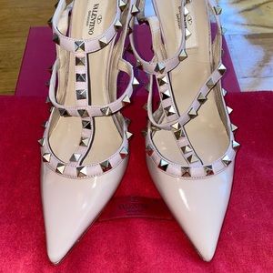 Valentino Nude Rockstuds Size 9 / 39